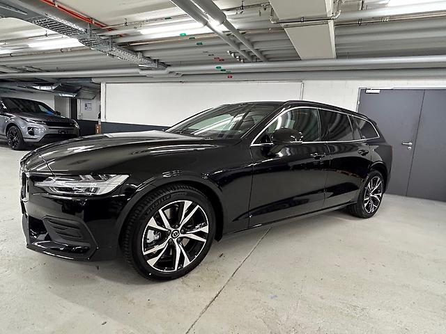 VOLVO V60 2.0 B5 Core AWD: Jetzt Probefahrt buchen!