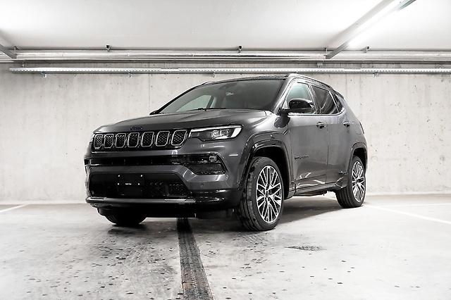 JEEP Compass 1.3 Summit 4xe: Jetzt Probefahrt buchen!