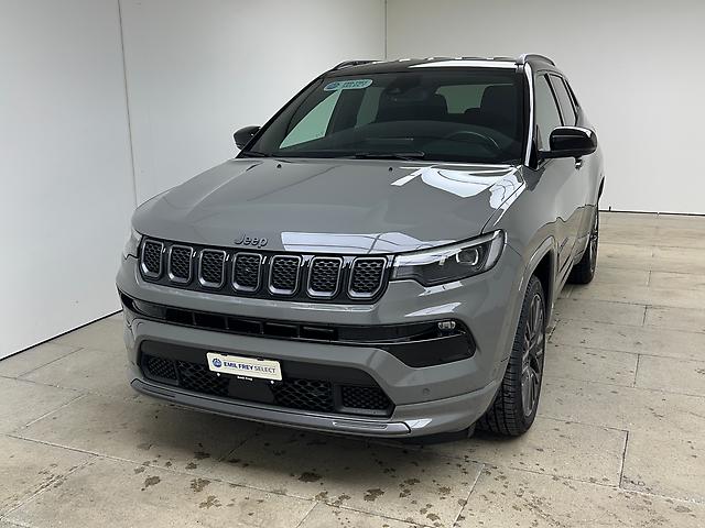 JEEP Compass 1.3 Turbo S: Jetzt Probefahrt buchen!