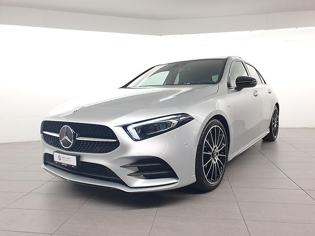 MERCEDES-BENZ A 180 Night Star AMG Line: Jetzt Probefahrt buchen!