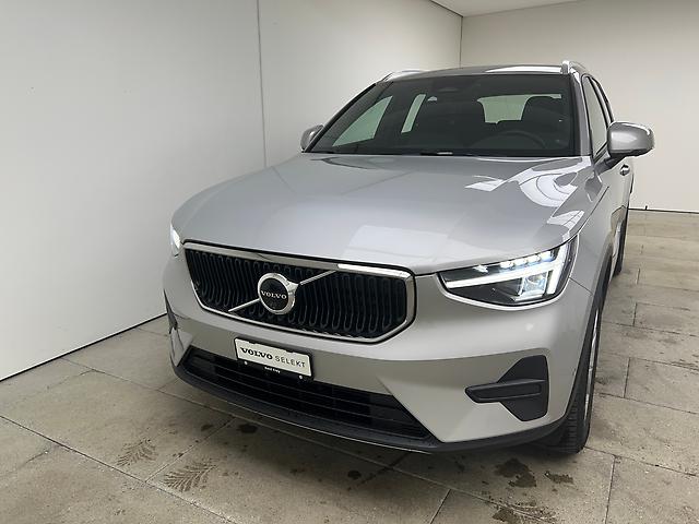 VOLVO XC40 2.0 B3 MH Core: Jetzt Probefahrt buchen!